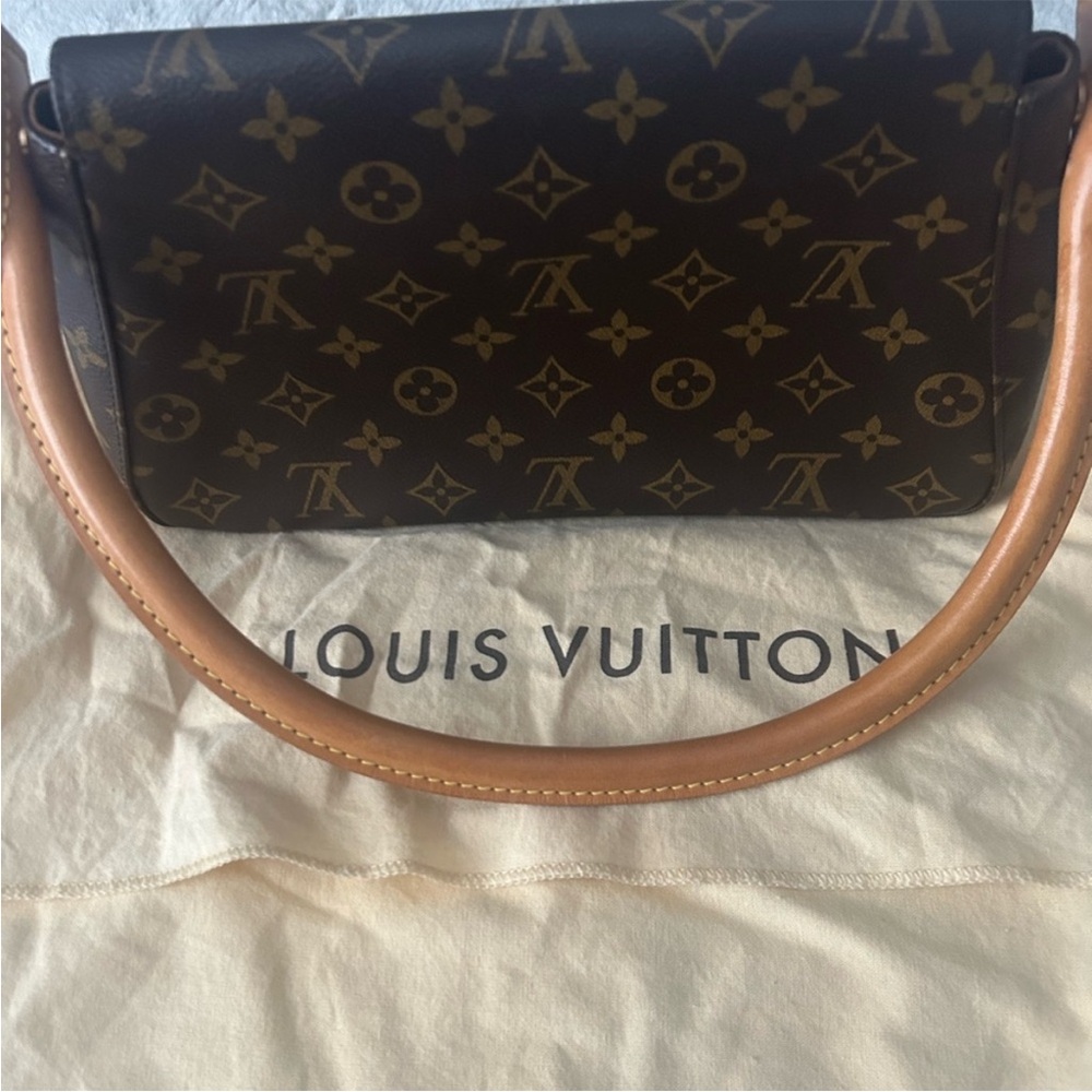 Louis Vuitton Monogram Shoulder Bag-Mini looping